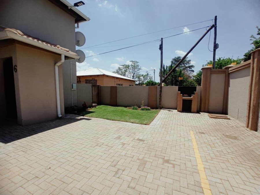 2 Bedroom Property for Sale in Potchefstroom Rural North West